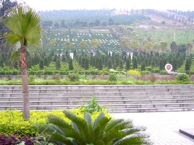 南山陵园管理中心电话：023-63427238 值班经理电话：13368296087